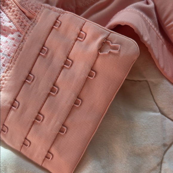 Glamorise Sport Elite Performance Bra in Soft Pink - Picture 7 of 8